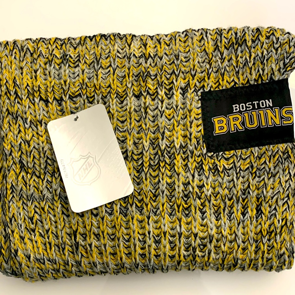 Women's Boston Bruins Team Logo Infinity Scarf